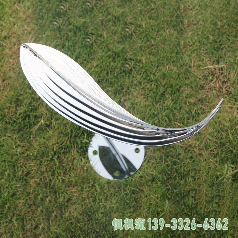 不锈钢镜面鱼雕塑 (1)