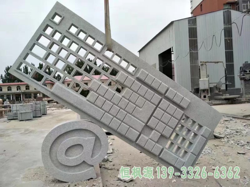 不锈钢广场键盘景观雕塑