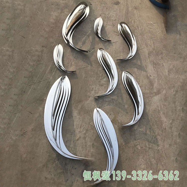 不锈钢抽象鱼雕塑