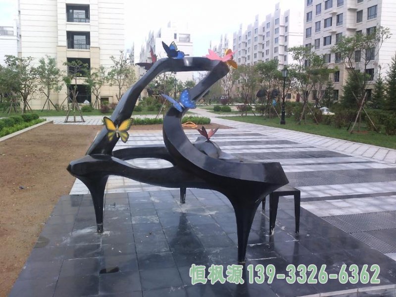 不锈钢抽象钢琴雕塑，公园景观雕塑