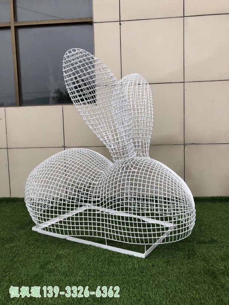 不锈钢镂空兔子雕塑 (1)