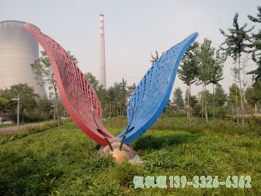 不锈钢镂空七星瓢虫雕塑
