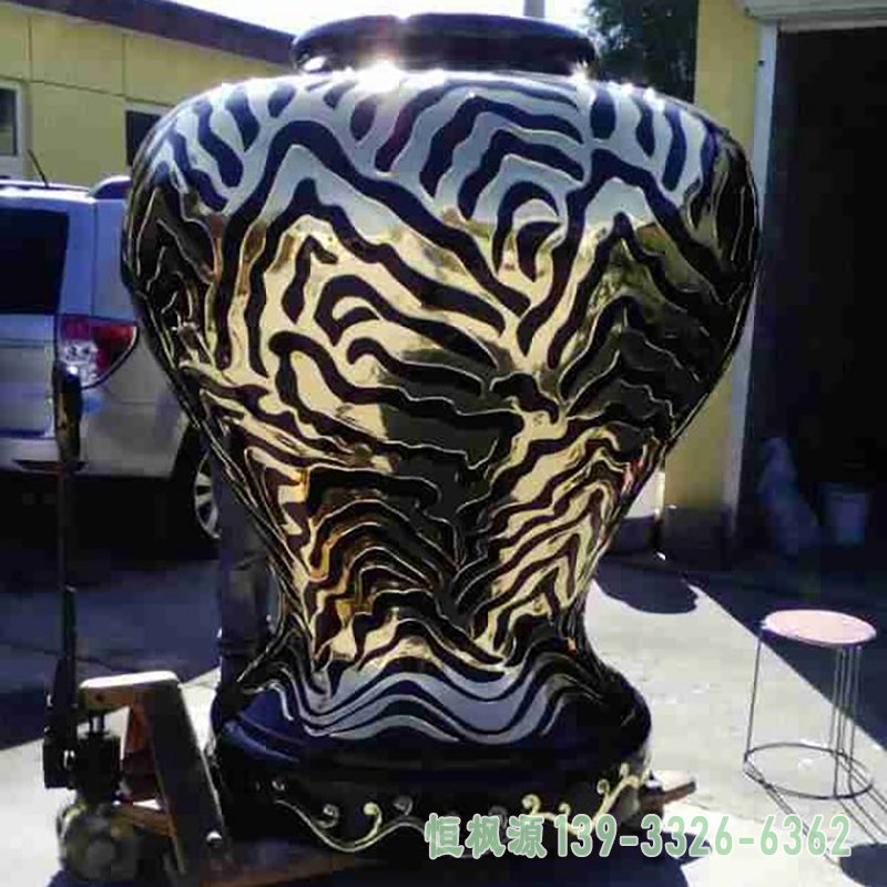 花瓶不锈钢抽象雕塑