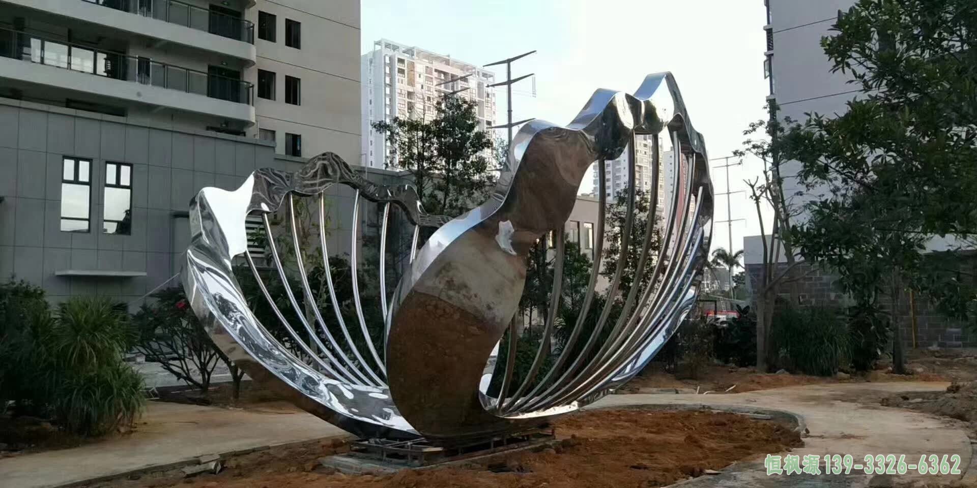 不锈钢镂空扇贝雕塑 (2)