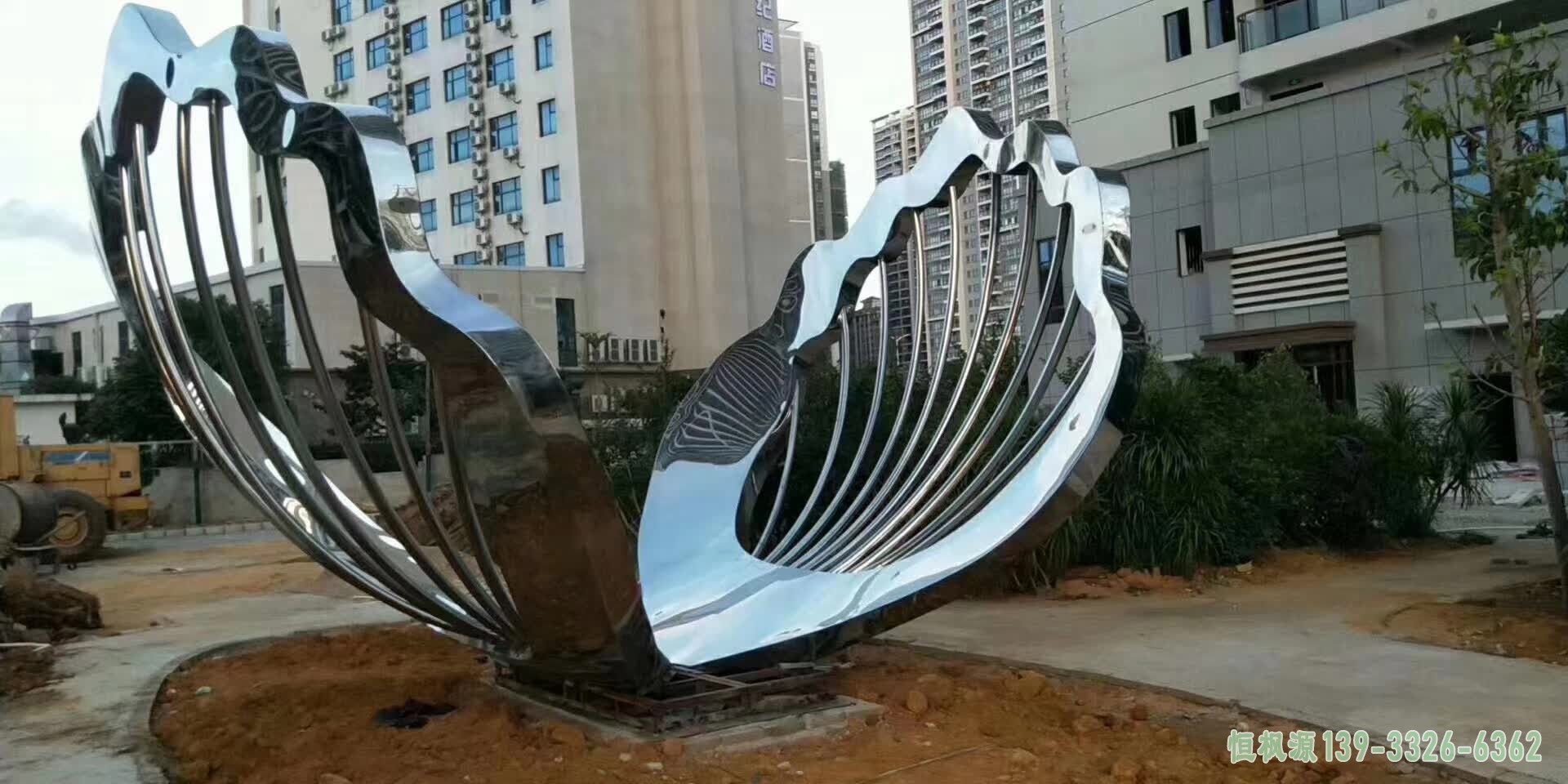 不锈钢镂空扇贝雕塑 (1)
