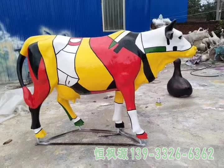 不锈钢拼接彩绘牛