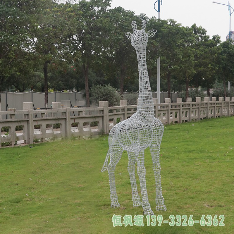 不锈钢镂空长颈鹿雕塑 (2)