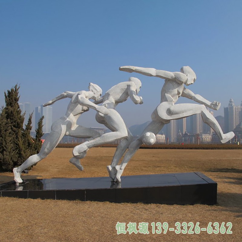 踢足球雕塑,不锈钢运动雕塑