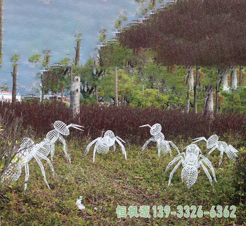 不锈钢蚂蚁镂空雕塑