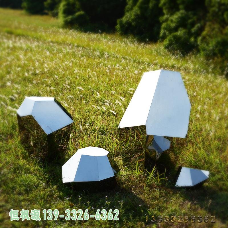 简约不锈钢块面石头雕塑 (2)