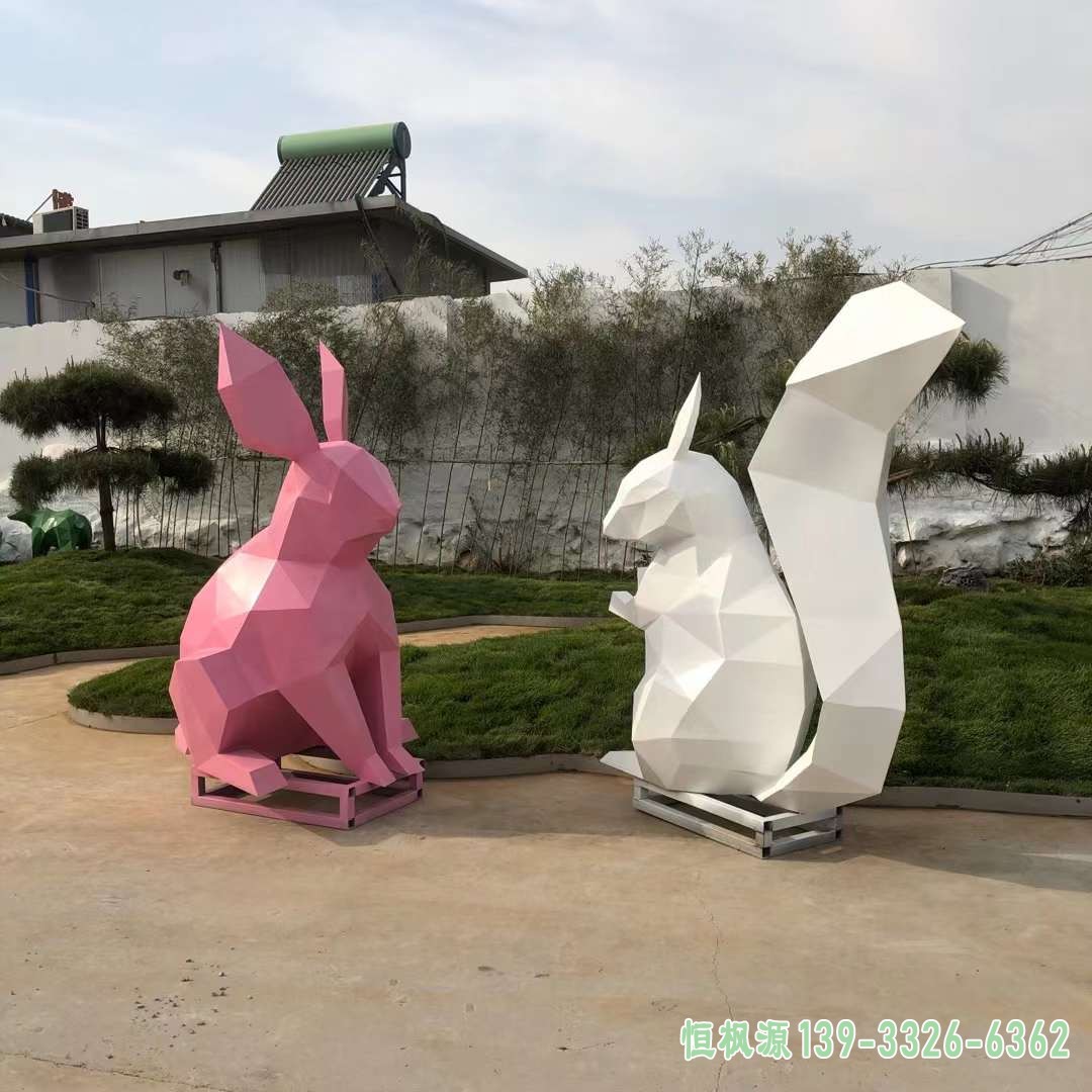 不锈钢几何松鼠雕塑 (17)