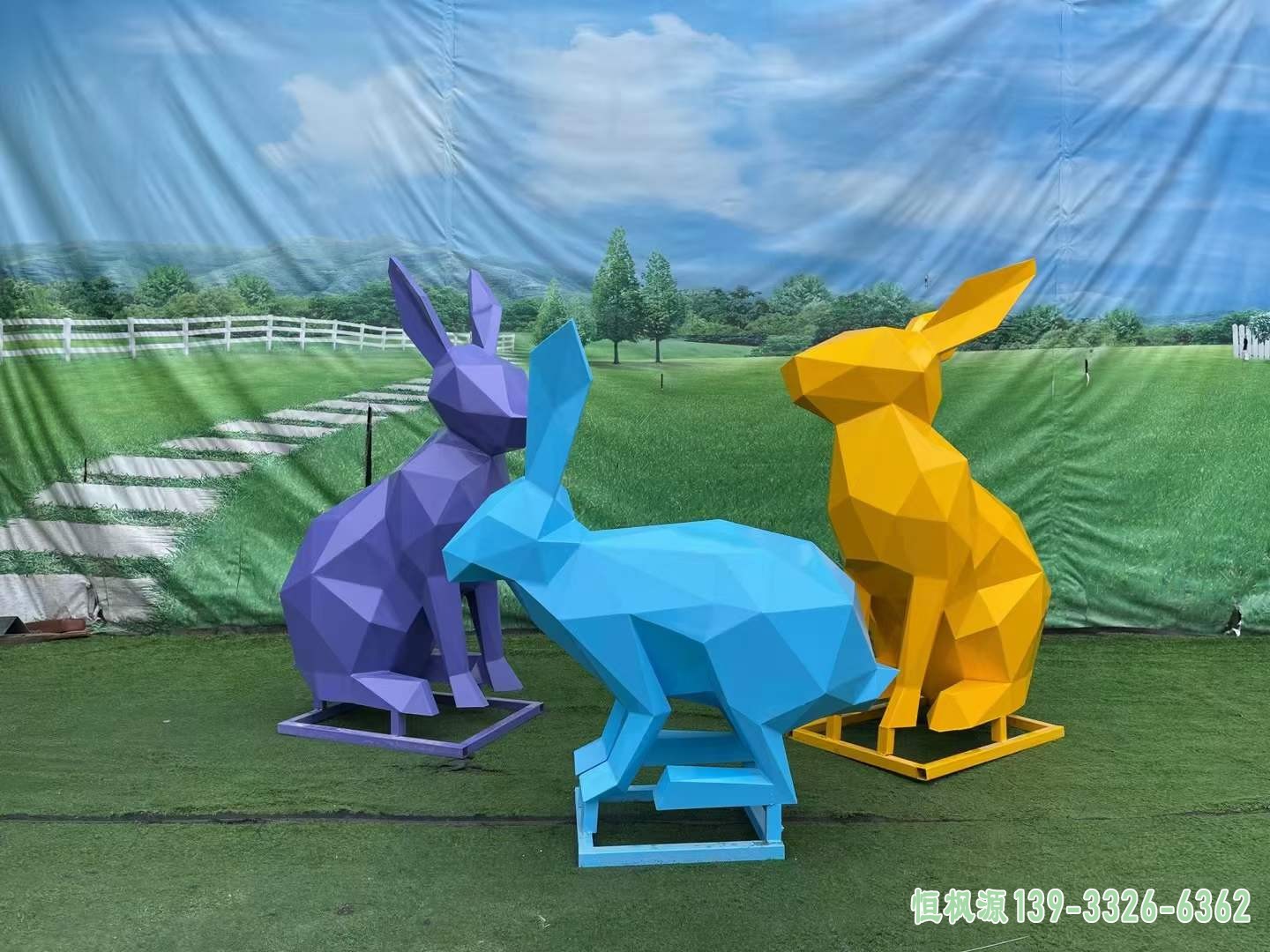 不锈钢几何兔子雕塑 (1)