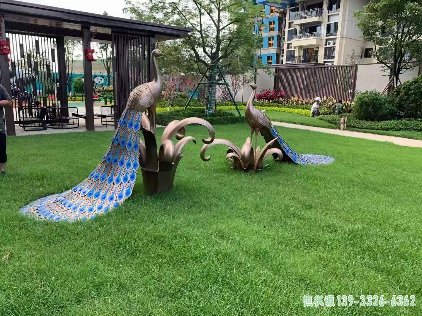 不锈钢孔雀雕塑 (2)