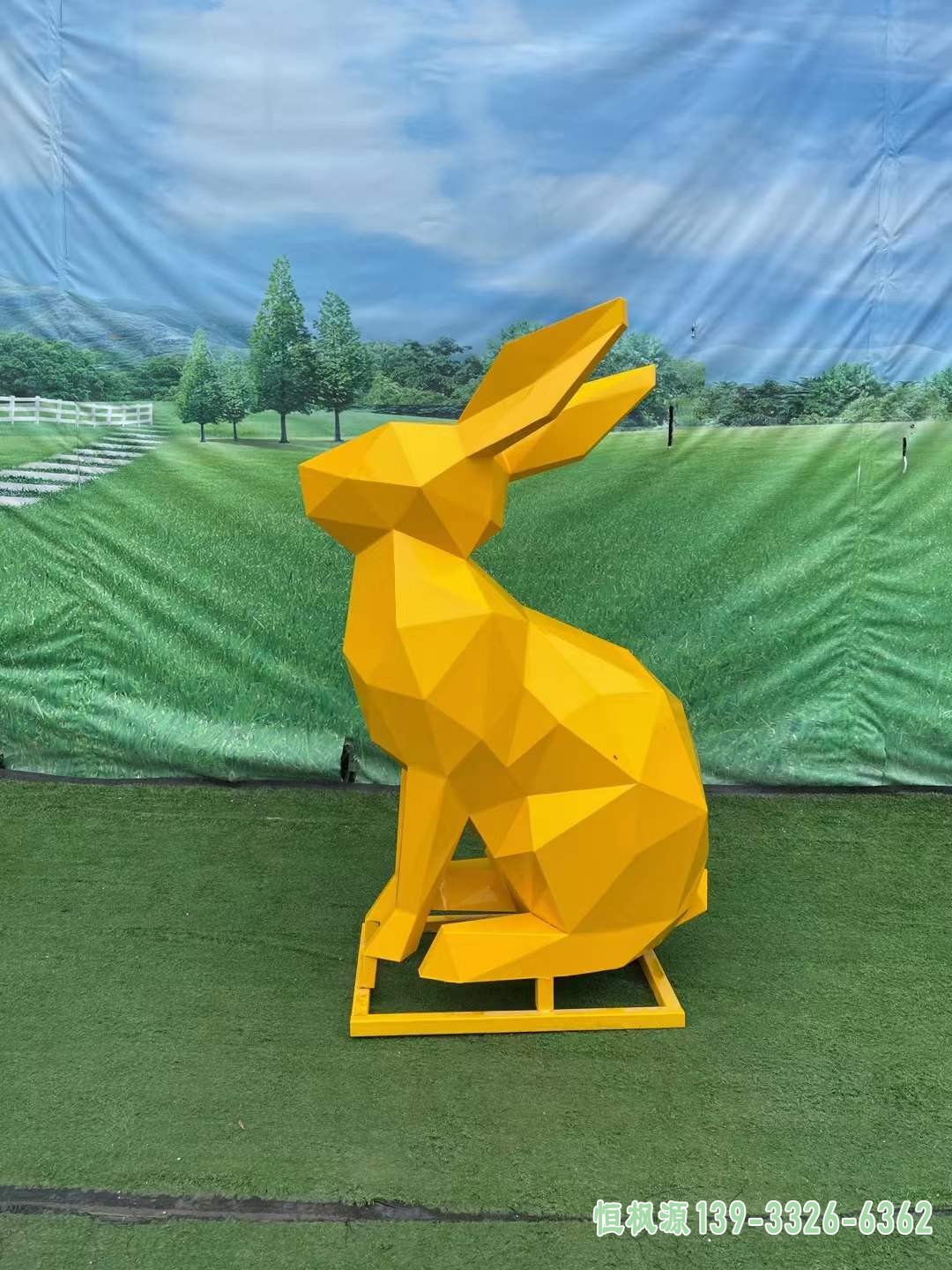 不锈钢几何兔子雕塑 (3)