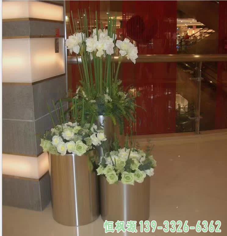 不锈钢镜面花盆雕塑 (2)