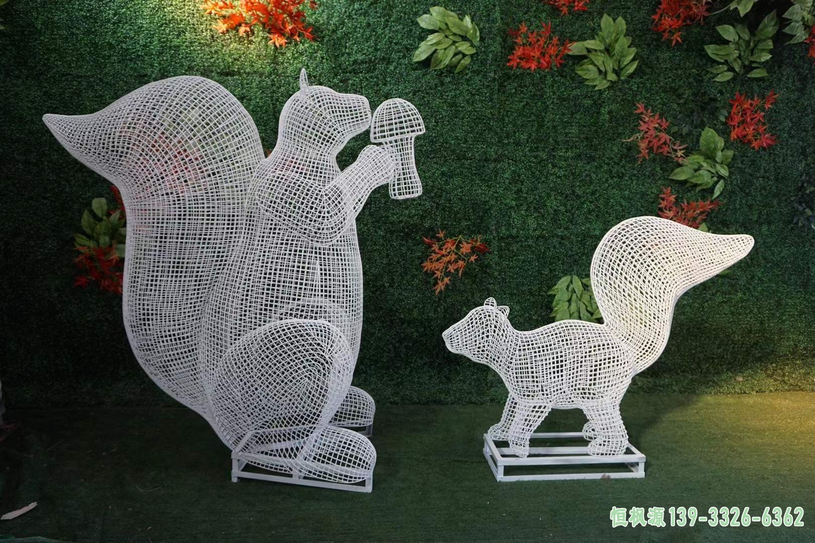不锈钢镂空松鼠雕塑 (6)