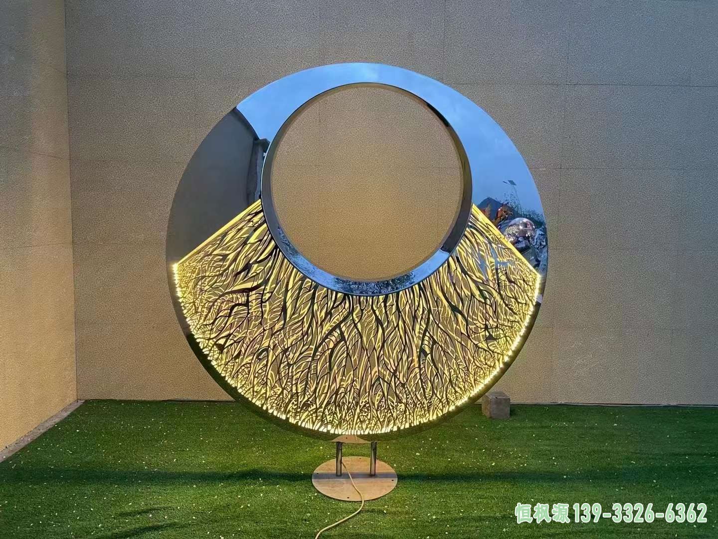 不锈钢圆环雕塑