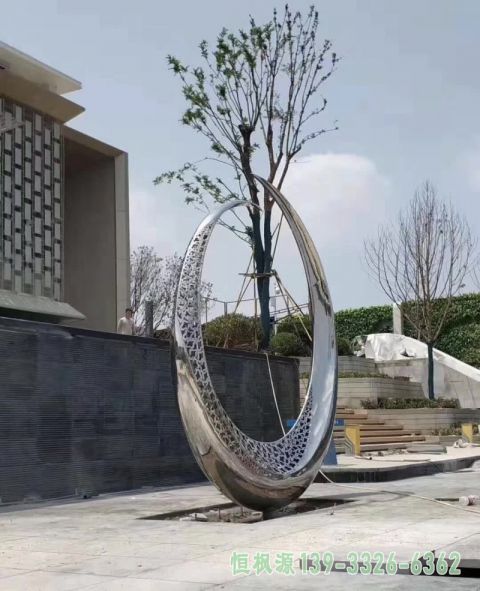 广场月亮不锈钢抽象雕塑