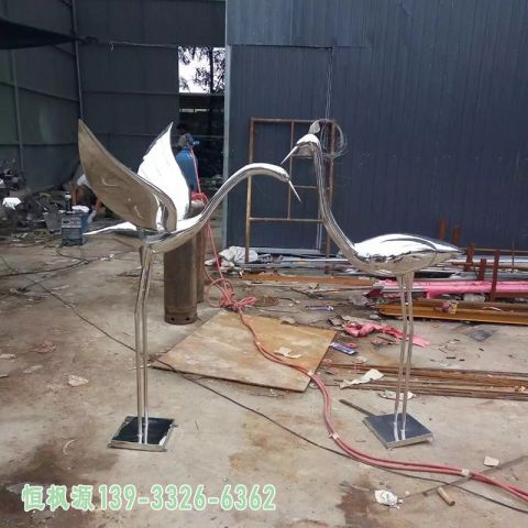 园林丹顶鹤不锈钢动物雕塑