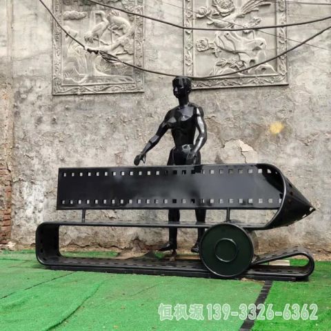 户外胶卷不锈钢人物雕塑