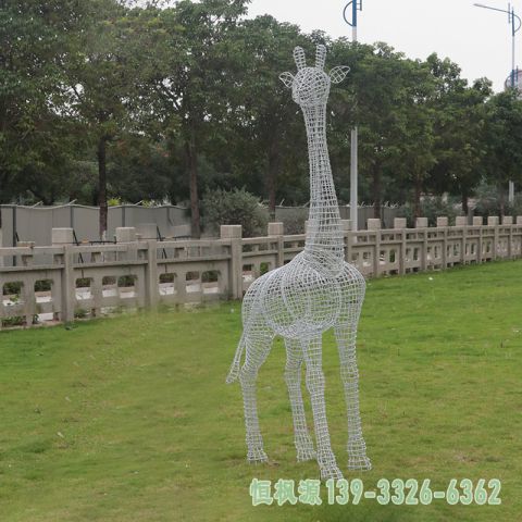 镂空长颈鹿公园不锈钢雕塑