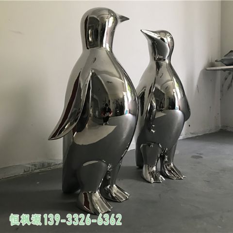 不锈钢企鹅公园雕塑