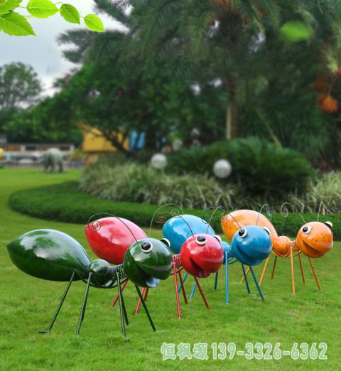 园林蚂蚁不锈钢彩绘雕塑