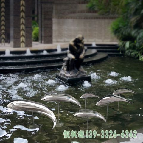 不锈钢园林小鱼雕塑