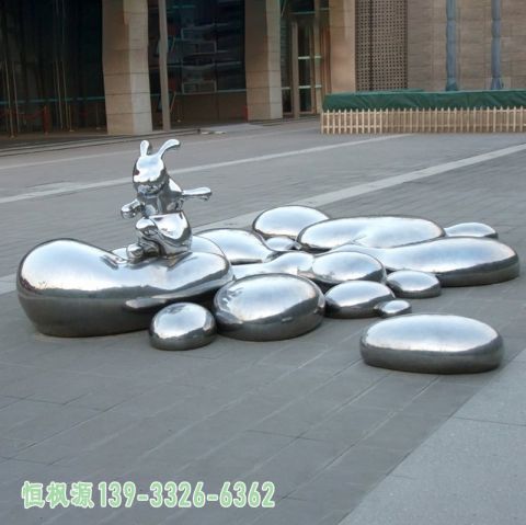 不锈钢企业兔子抽象雕塑