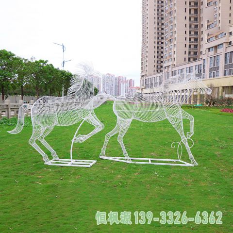 不锈钢小区奔马雕塑