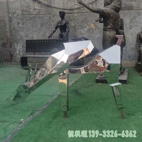 小区几何鹿不锈钢雕塑