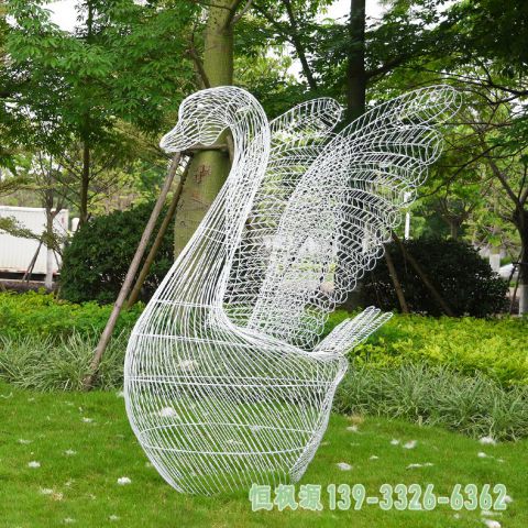 镂空天鹅不锈钢园林雕塑