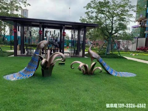 孔雀小区不锈钢雕塑