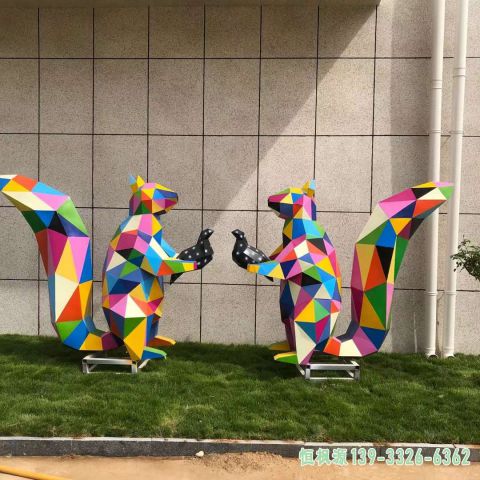 几何松鼠都市不锈钢雕塑