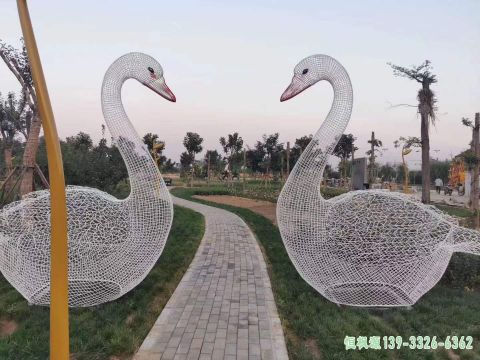 镂空天鹅小区不锈钢雕塑