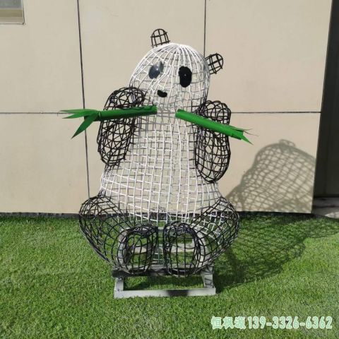 镂空熊猫小区不锈钢雕塑