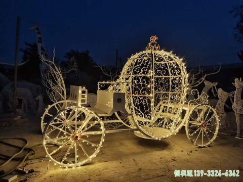 镂空马车城市不锈钢雕塑