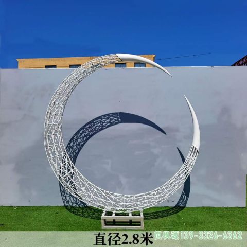 镂空月亮园林不锈钢雕塑