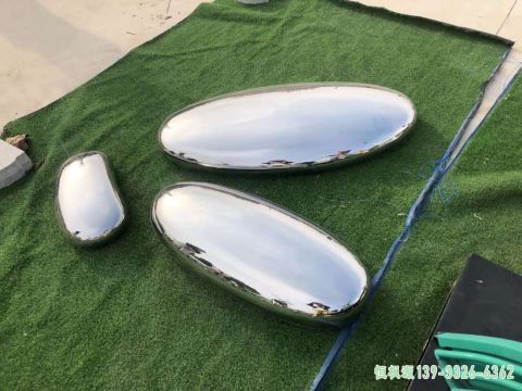 不锈钢镜面鹅卵石广场雕塑