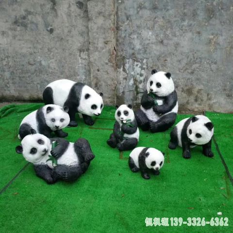 城市彩绘熊猫不锈钢雕塑