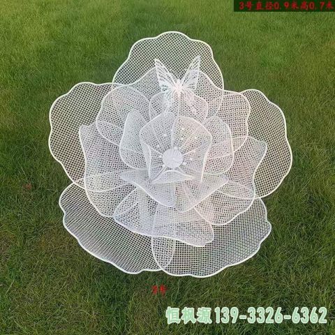 白色镂空花朵园林不锈钢雕塑