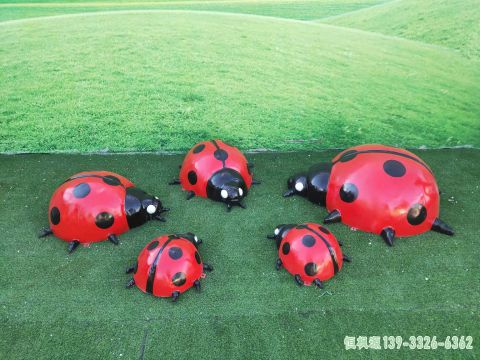 彩绘七星瓢虫园林不锈钢艺术雕塑