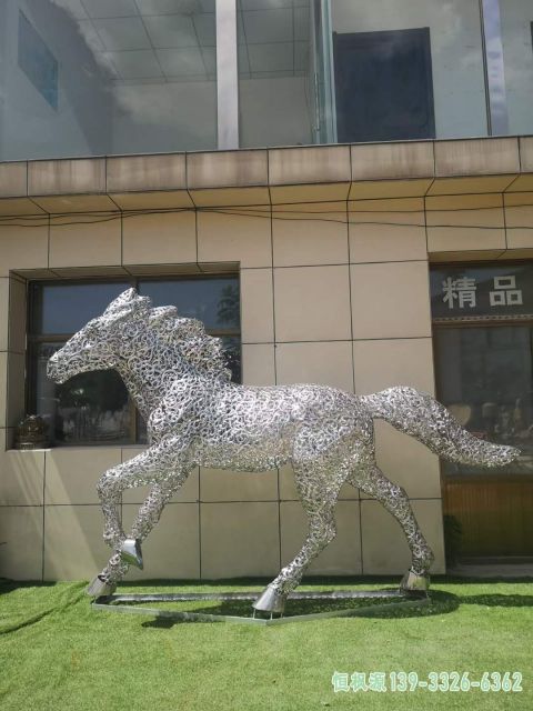 镂空马商厦不锈钢动物雕塑
